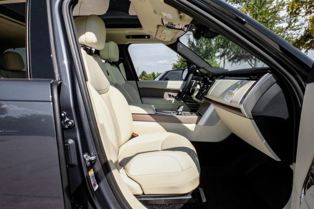 New 2027 Varesine Blue Land Rover SE image 43