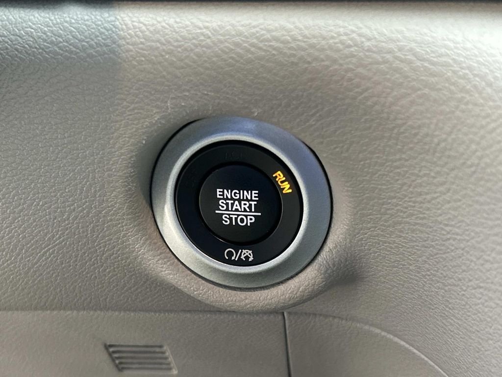 2024 Chrysler Pacifica Touring L - Photo 27