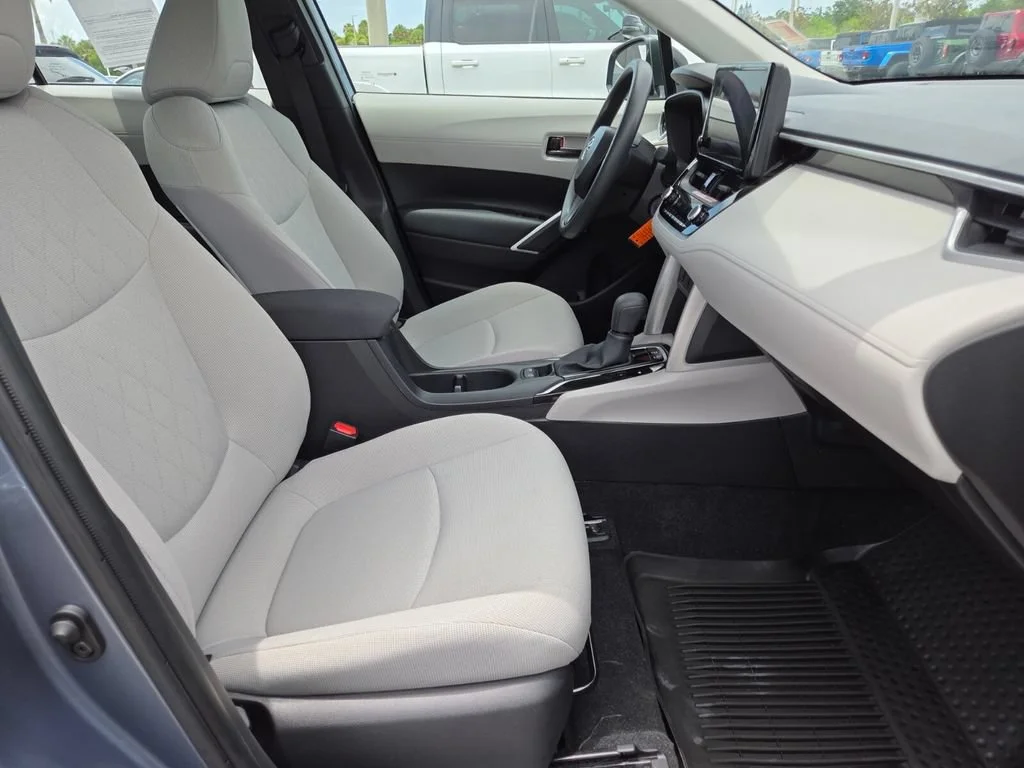Used 2025 Celestite Toyota L image 15