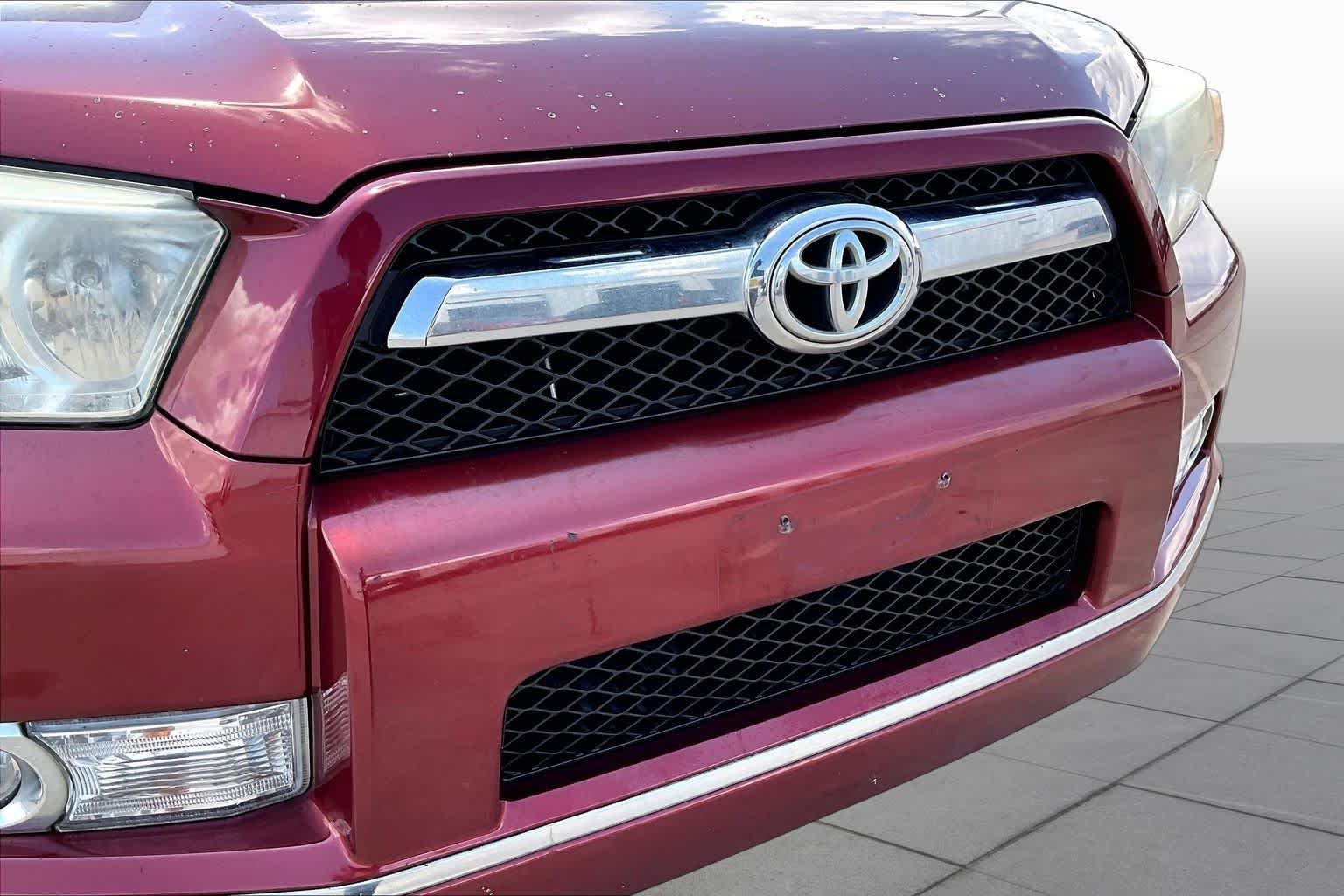 Used 2010 Salsa Red Pearl Toyota SR5 image 28