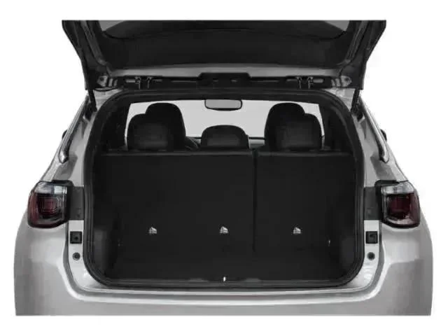 New 2026 Silver Zynith Metallic Clearcoat Jeep Latitude image 7