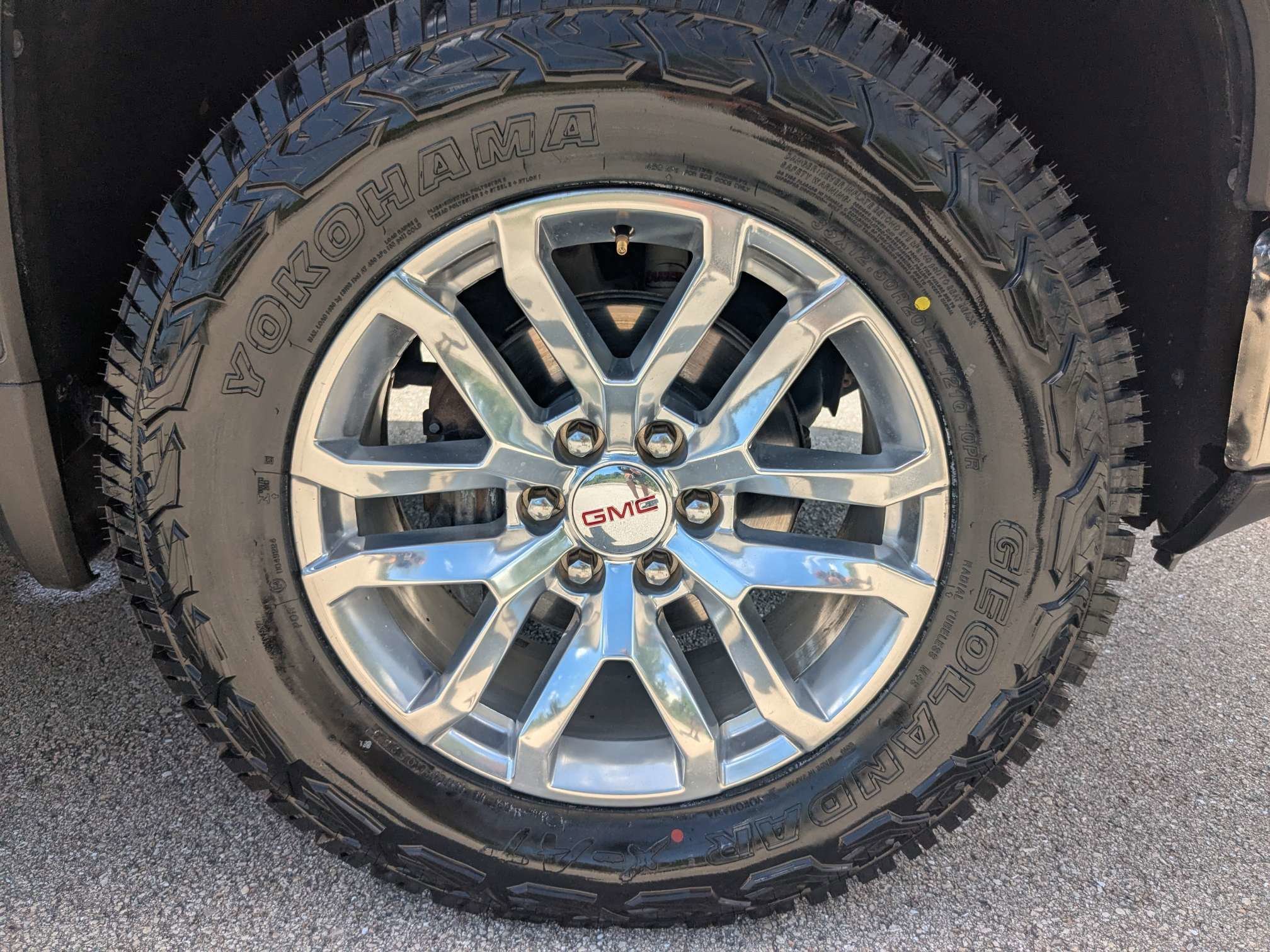 Used 2019 Smokey Quartz Metallic GMC SLT image 11