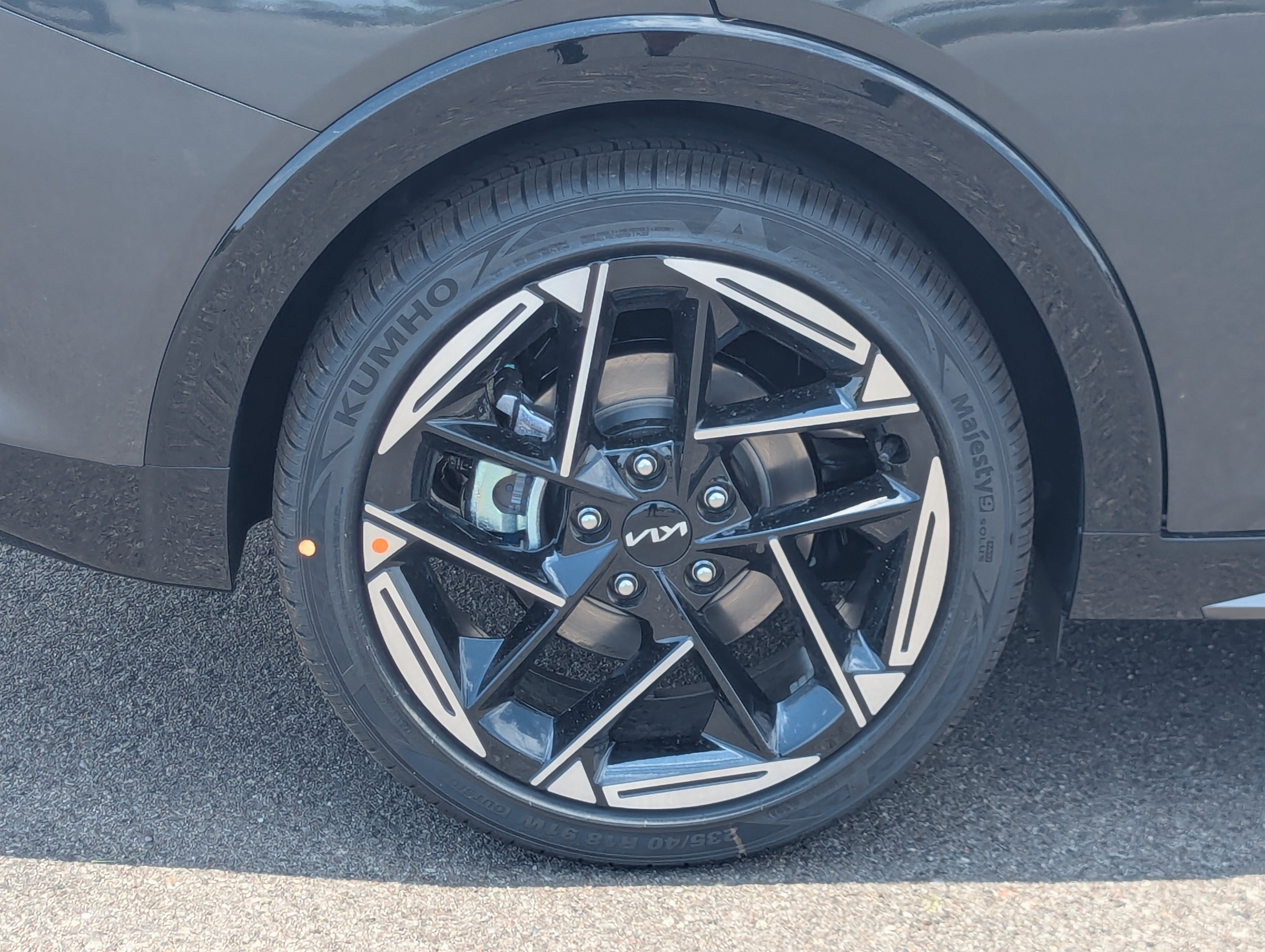 New 2026 Interstellar Gray Kia GT-Line image 9