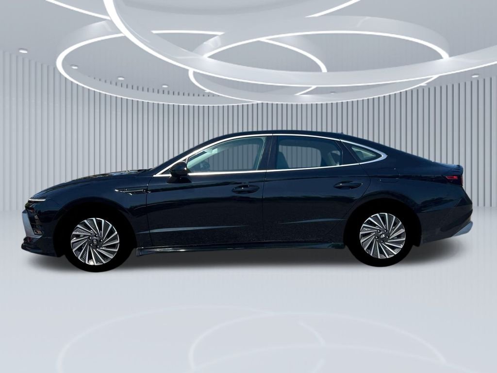 New 2025 Black Hyundai SEL image 22
