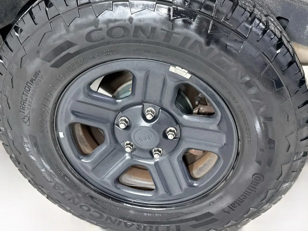 Used 2017 Purple Jeep Sport image 30