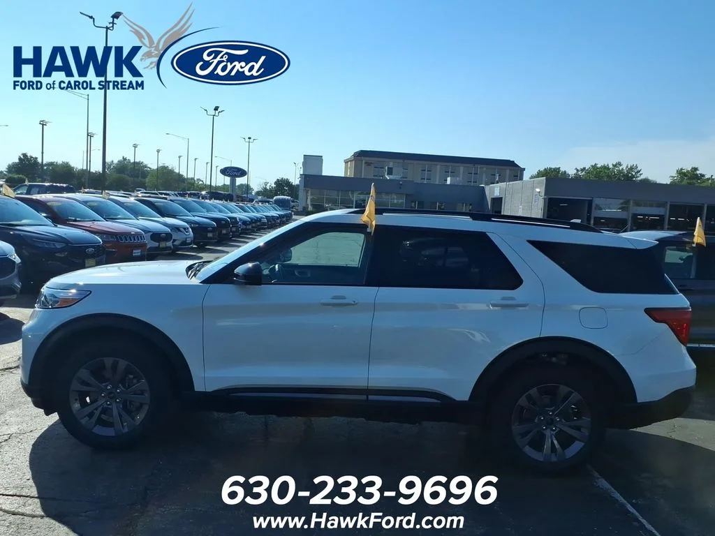 Certified Used 2023 White Metallic Ford XLT image 4
