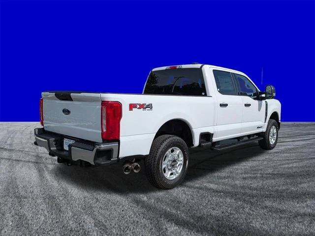 New 2026 Oxford White Ford F-250® XLT image 5