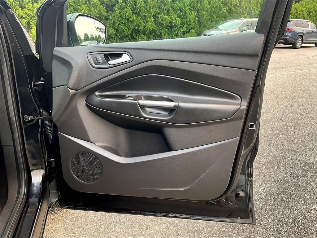 Used 2019 Black Ford SE image 12