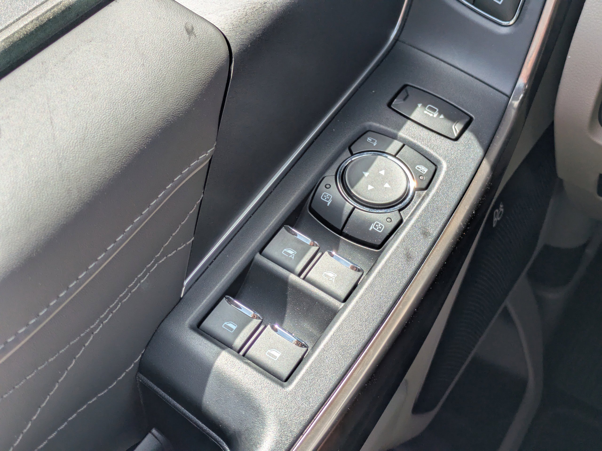 Used 2026  Ford Platinum image 33