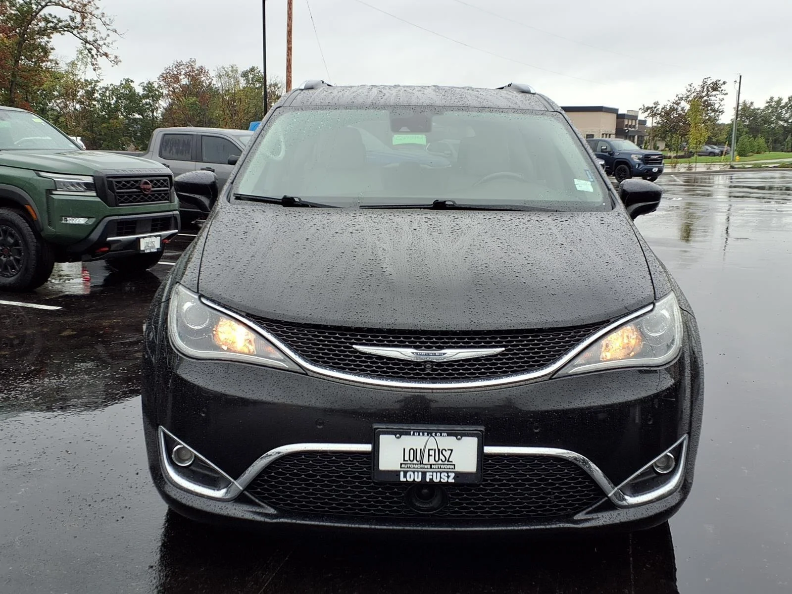 Used 2017 Brilliant Black Crystal Pearlcoat Chrysler Touring-L Plus image 25