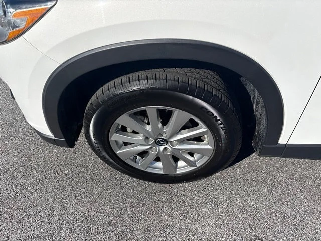 Used 2016 White Mazda Touring image 15