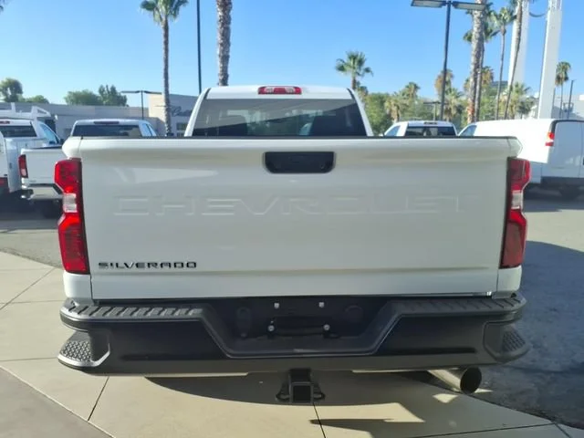 New 2026 Summit White Chevrolet WT image 7