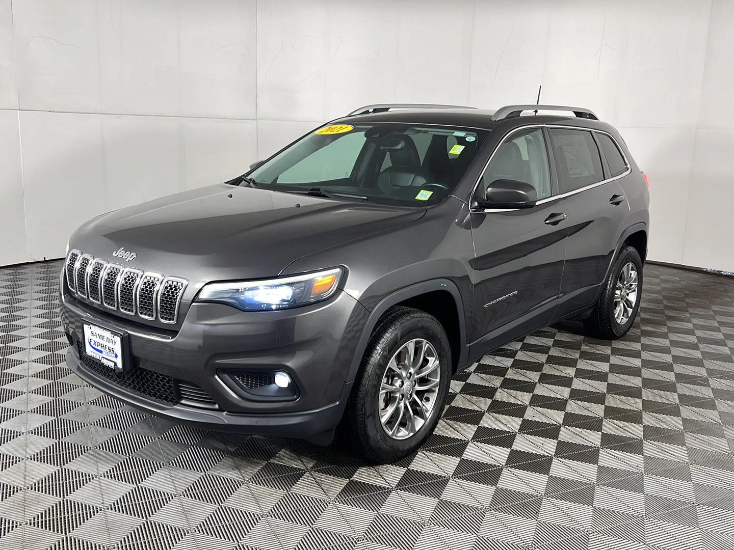 Used 2021 Gy Jeep Latitude Plus image 11