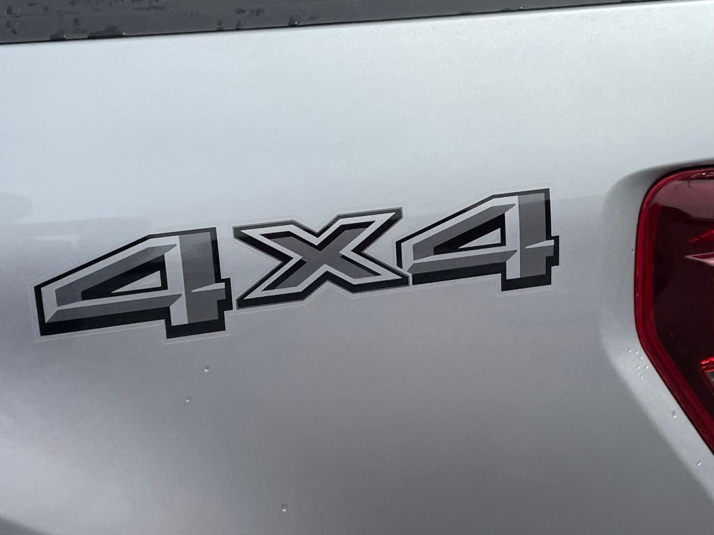Used 2025 Silver Ford XLT image 12