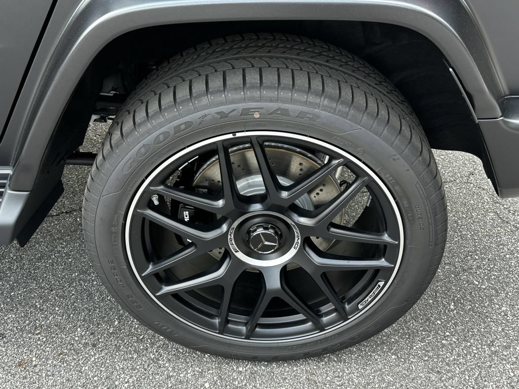 New 2027 MANUFAKTUR Night Black Magno Mercedes-Benz AMG® G 63 image 61