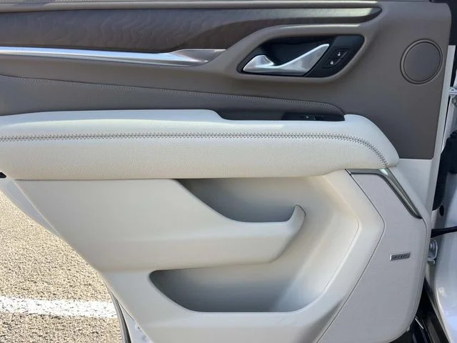 Used 2022 White GMC Denali image 21