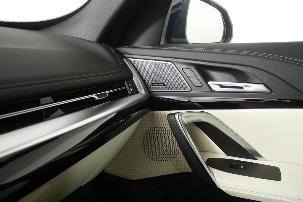 2026 BMW X1 28i - Photo 27