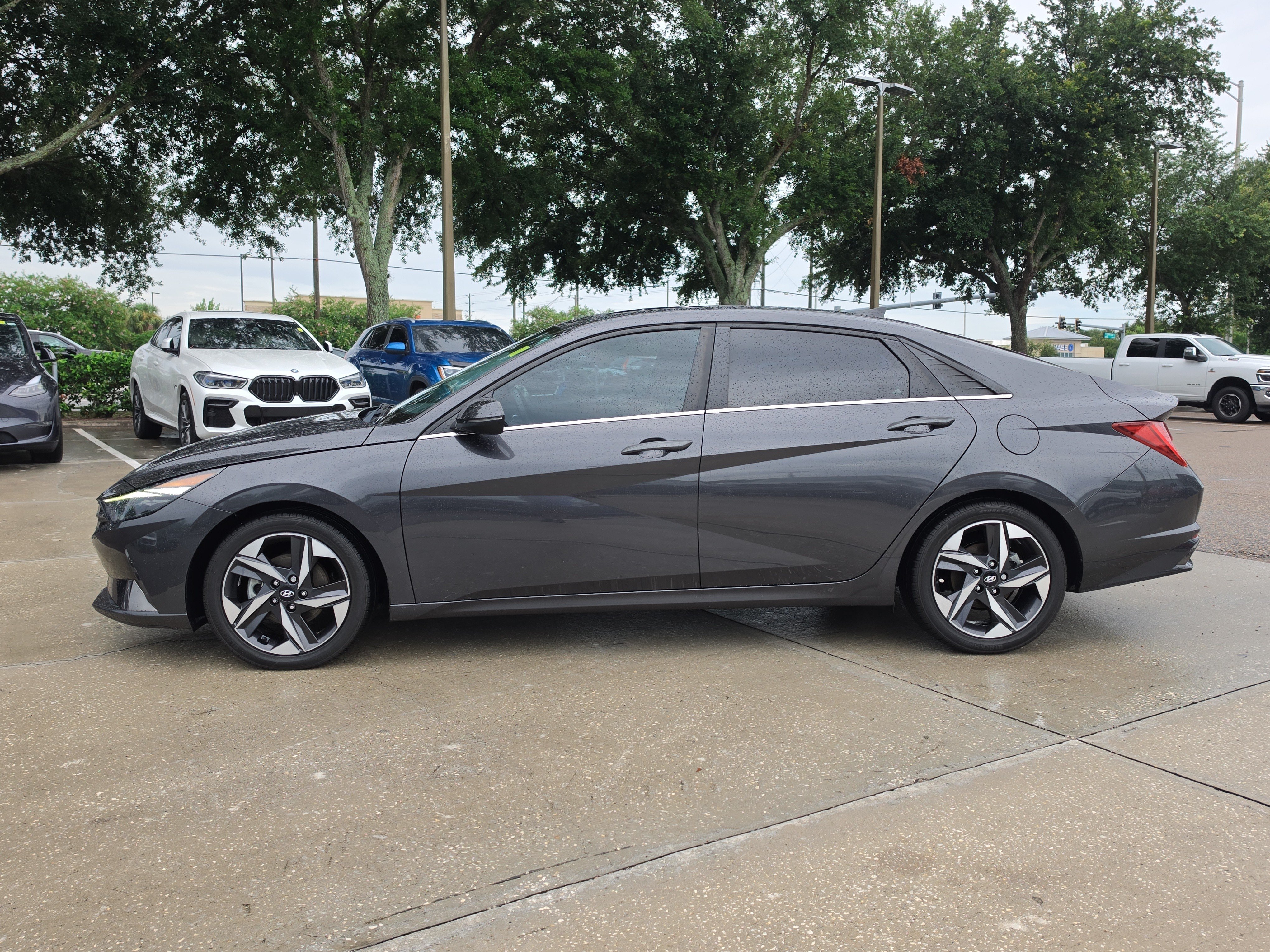 Used 2022 Portofino Gray Hyundai Limited image 5