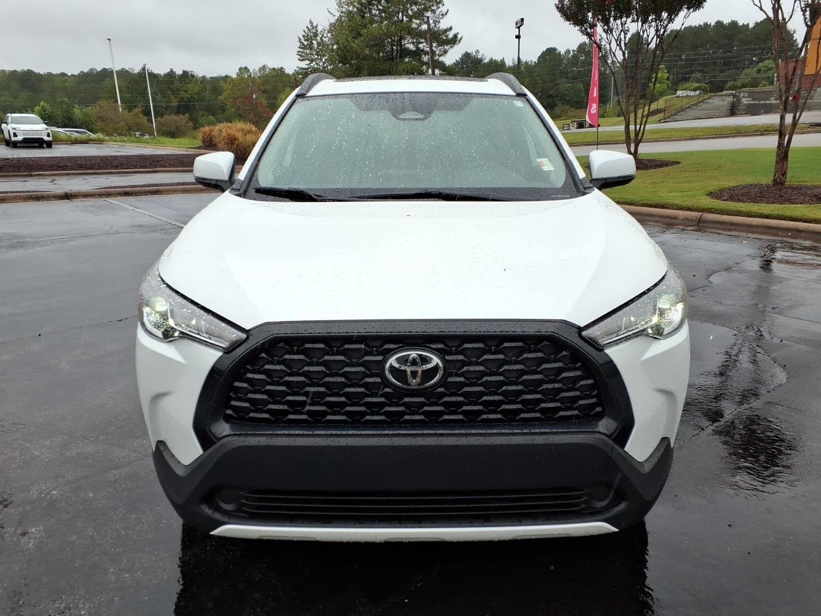 Used 2024 Wind Chill Pearl Toyota LE image 8