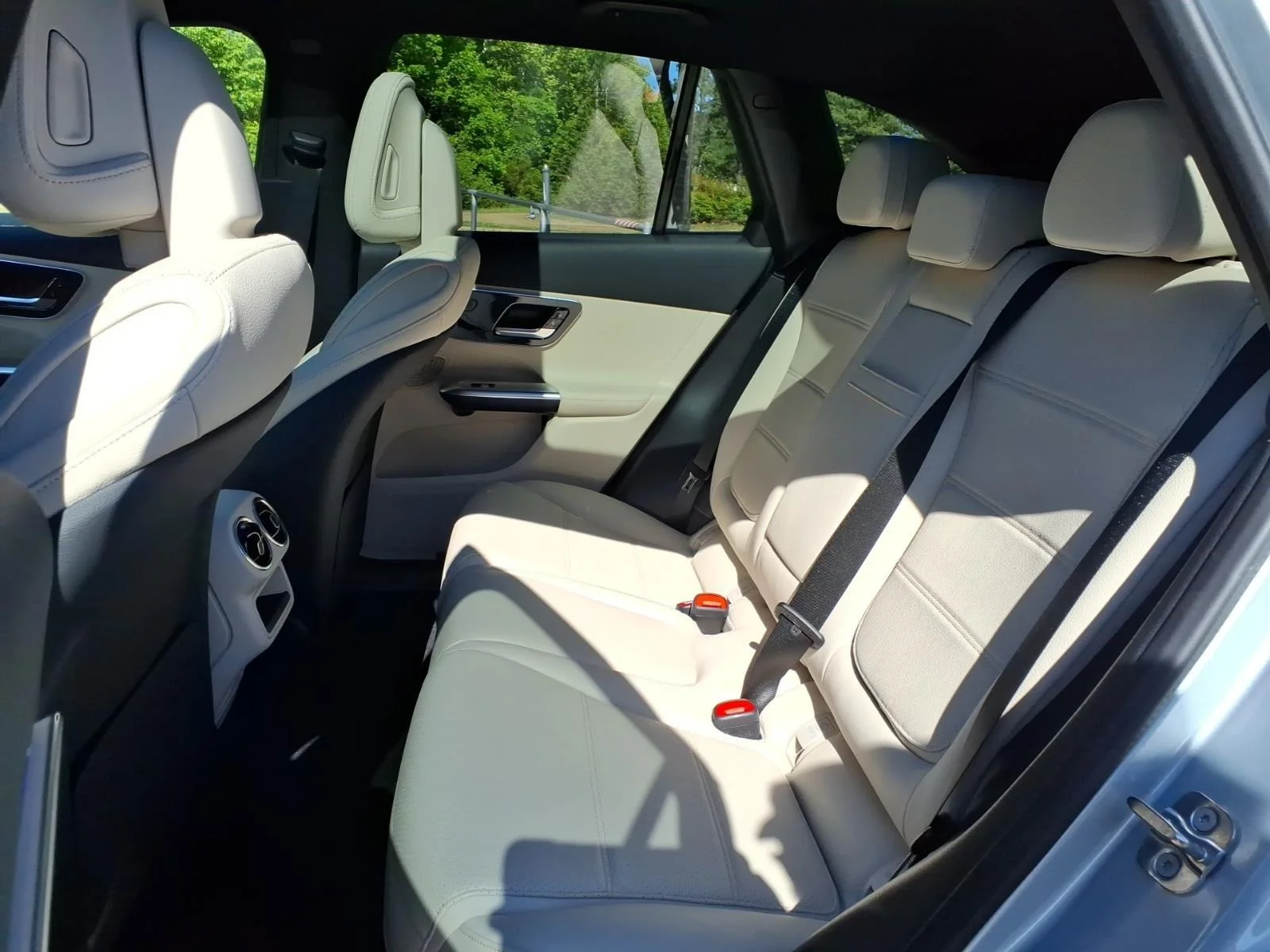 New 2026 SILVER Mercedes-Benz GLC 300 image 14
