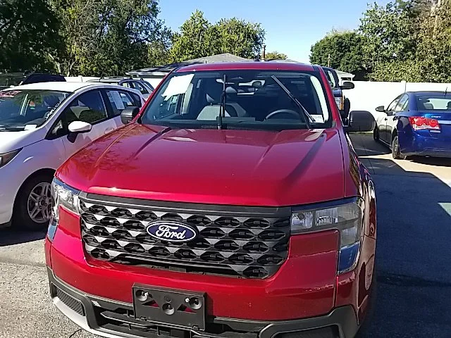Used 2025 Red Ford XLT image 9