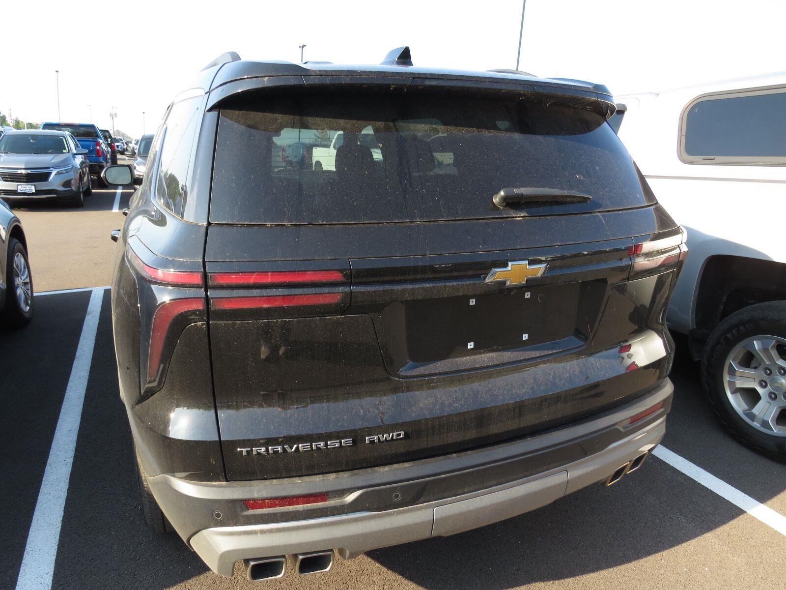 Used 2025 Mosaic Black Metallic Chevrolet AWD LT image 9