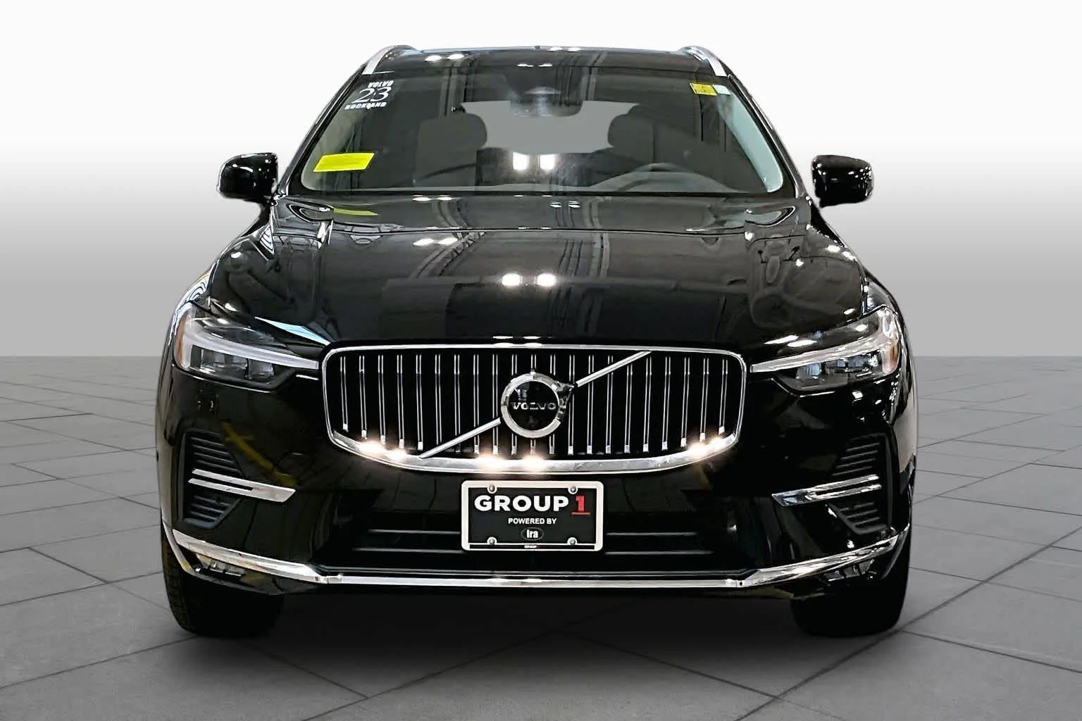 Certified Used 2023 Onyx Black Volvo Plus image 4
