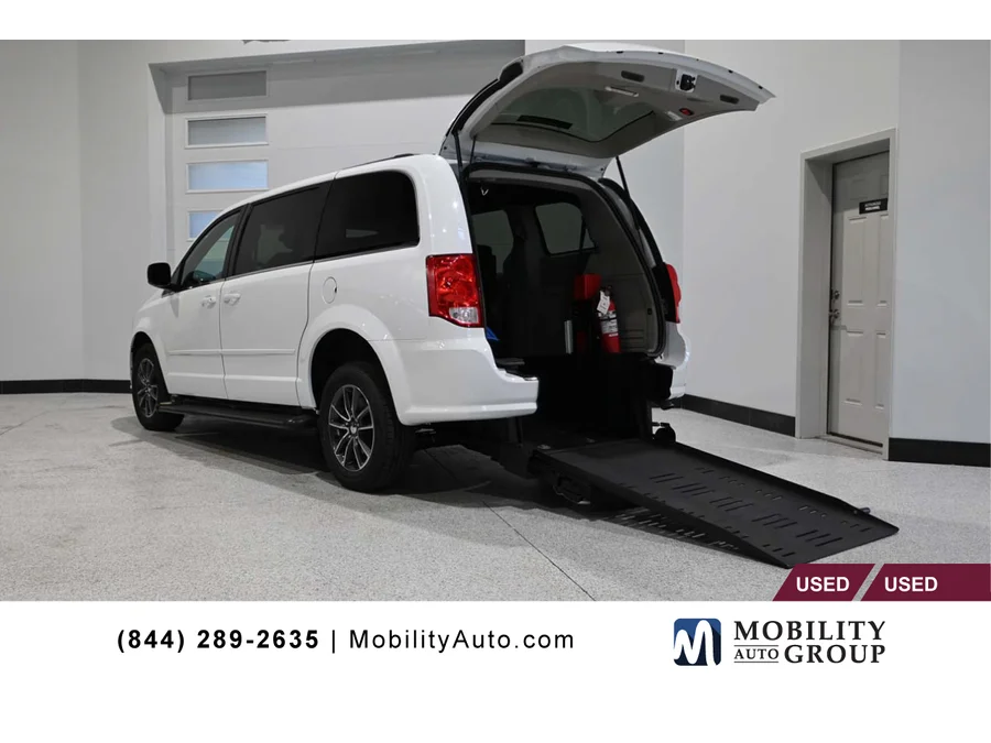 2017 Dodge Grand Caravan SXT's photo