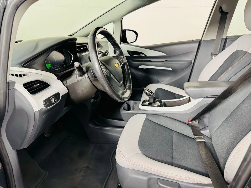 Used 2021 Gray Chevrolet LT image 5