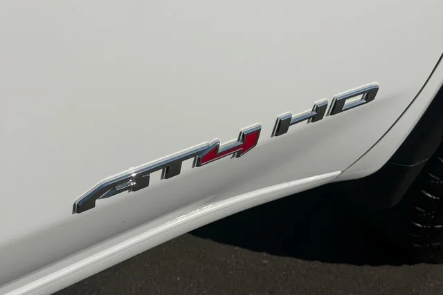 Used 2026 Summit White GMC AT4 image 6
