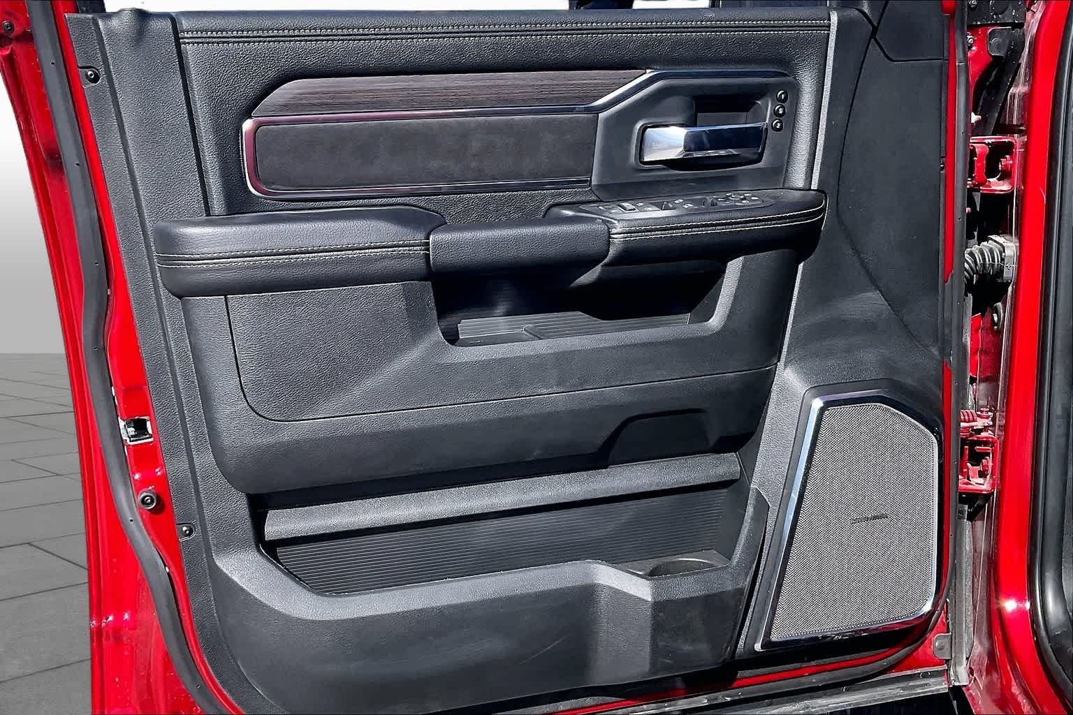 New 2026 Molten Red Pearl-Coat Exterior Paint RAM Laramie image 10