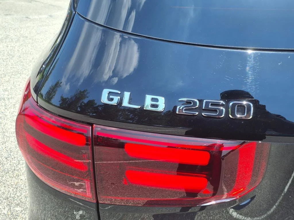 New 2025 Night Black Mercedes-Benz GLB 250 image 42