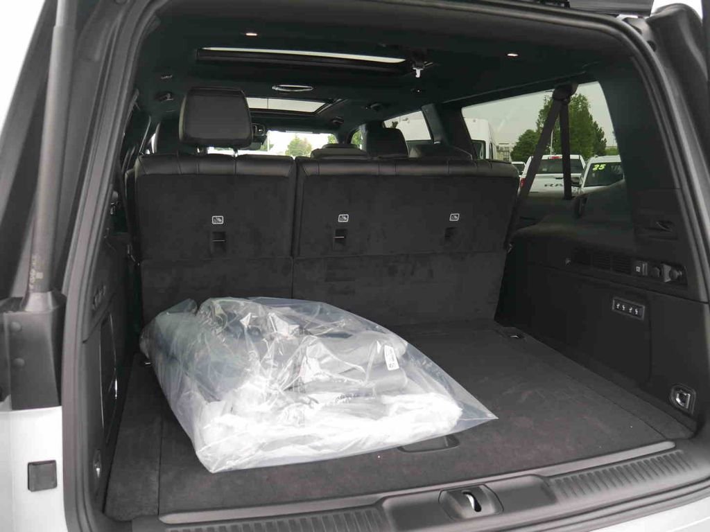 New 2026 Silver Zynith Jeep Grand Wagoneer image 8