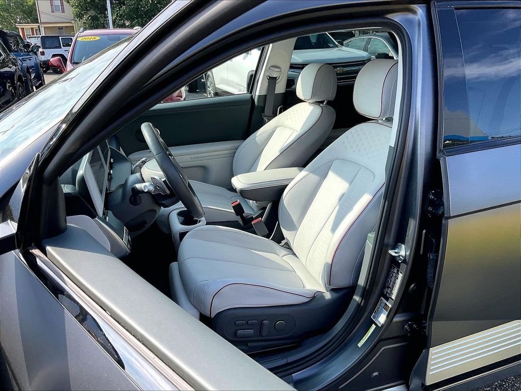 Used 2022 Gray Hyundai Limited image 10