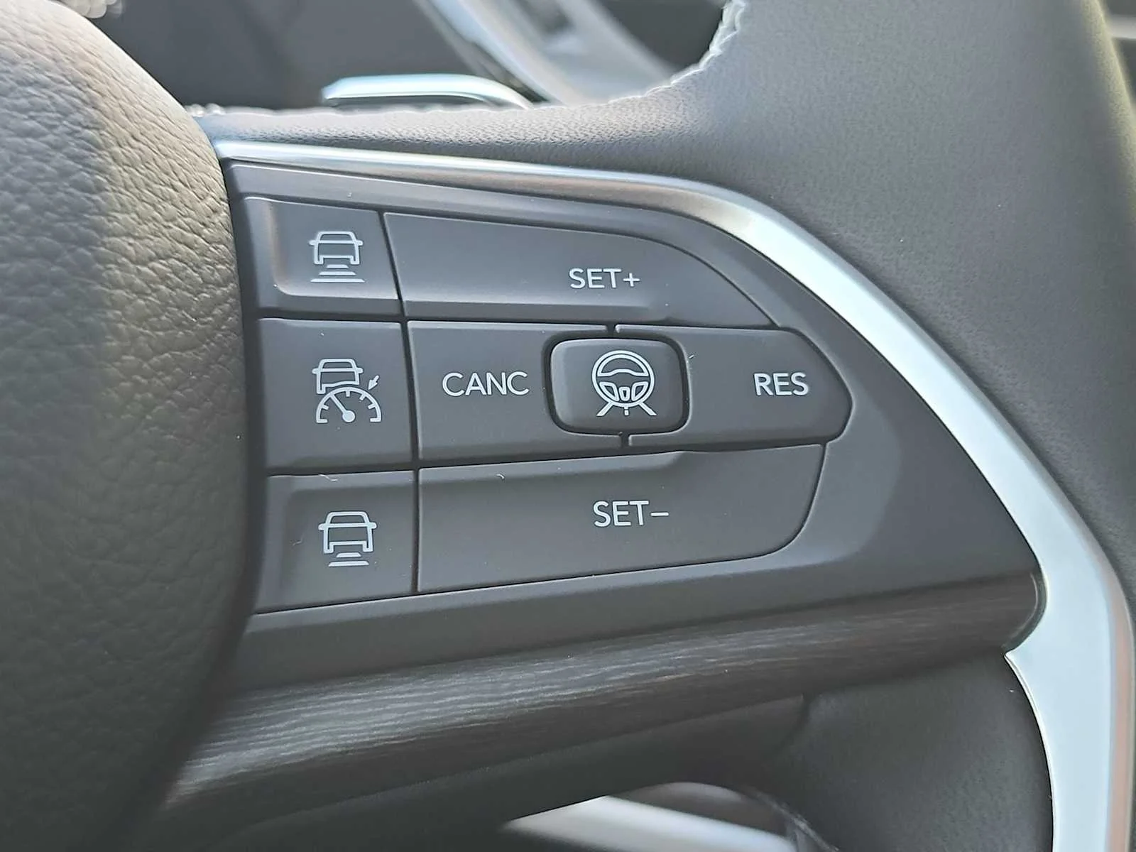 New 2026 Baltic Gray Metallic Clearcoat Jeep Laredo Altitude image 29