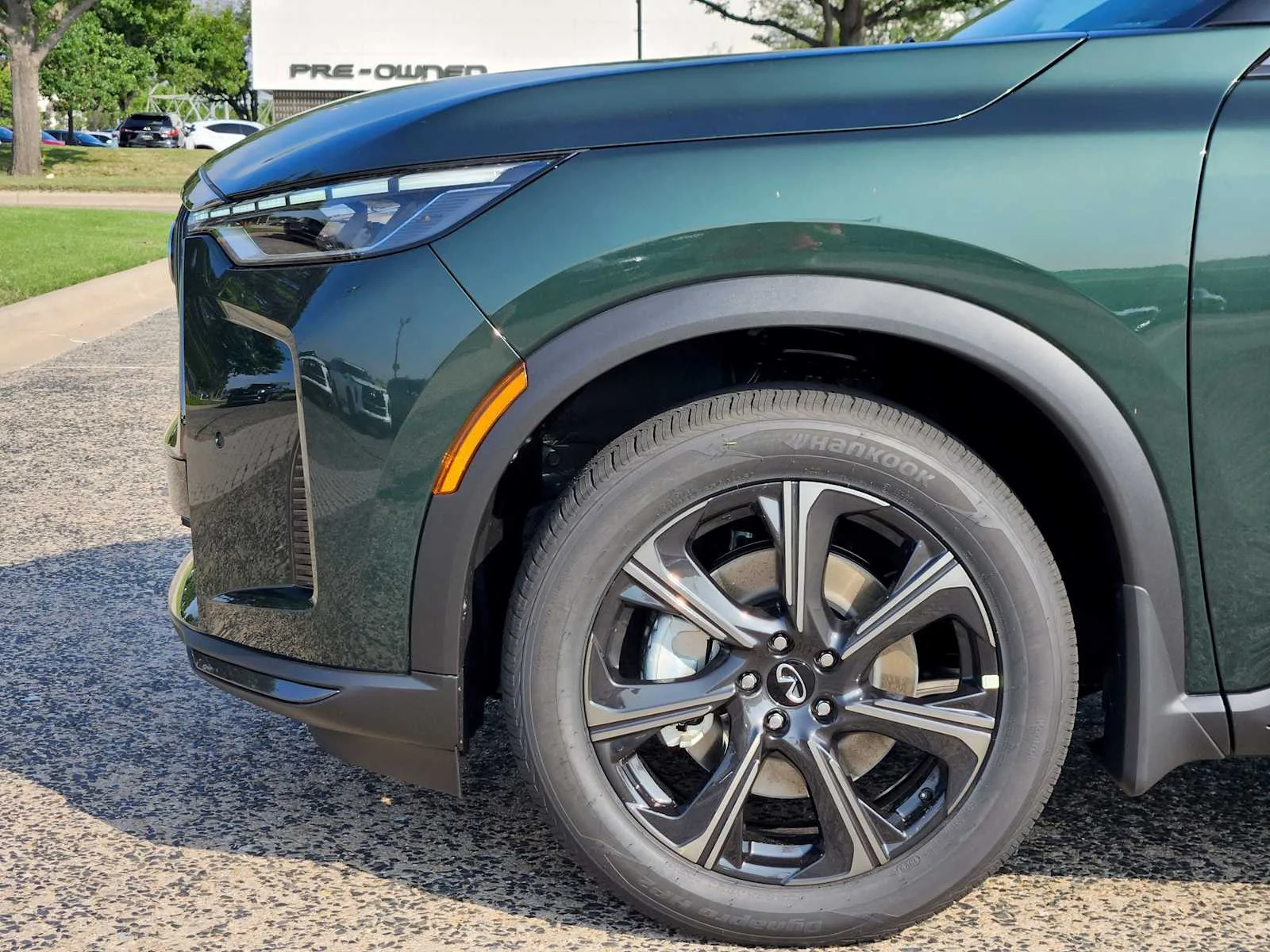 New 2027 2T DEEP EMRLD INFINITI Autograph AWD image 5