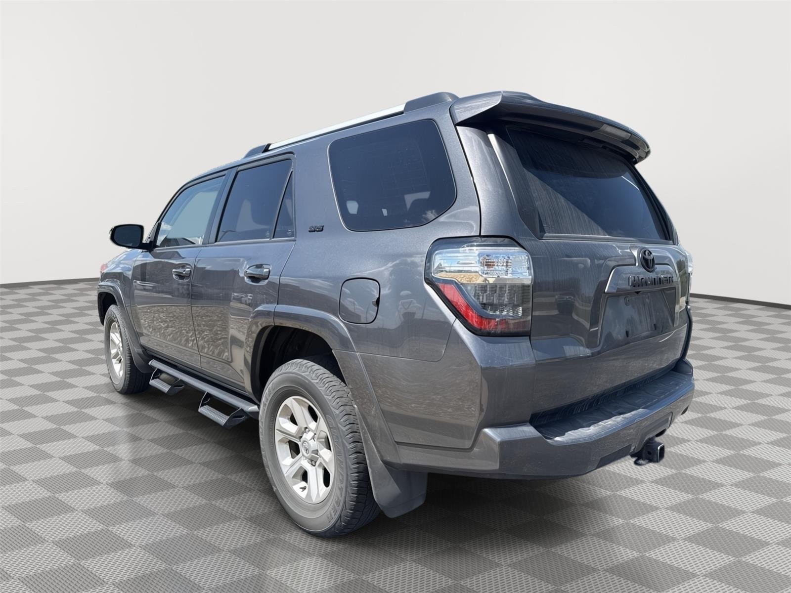 Used 2022 Magnetic Gray Metallic Toyota SR5 Premium image 3