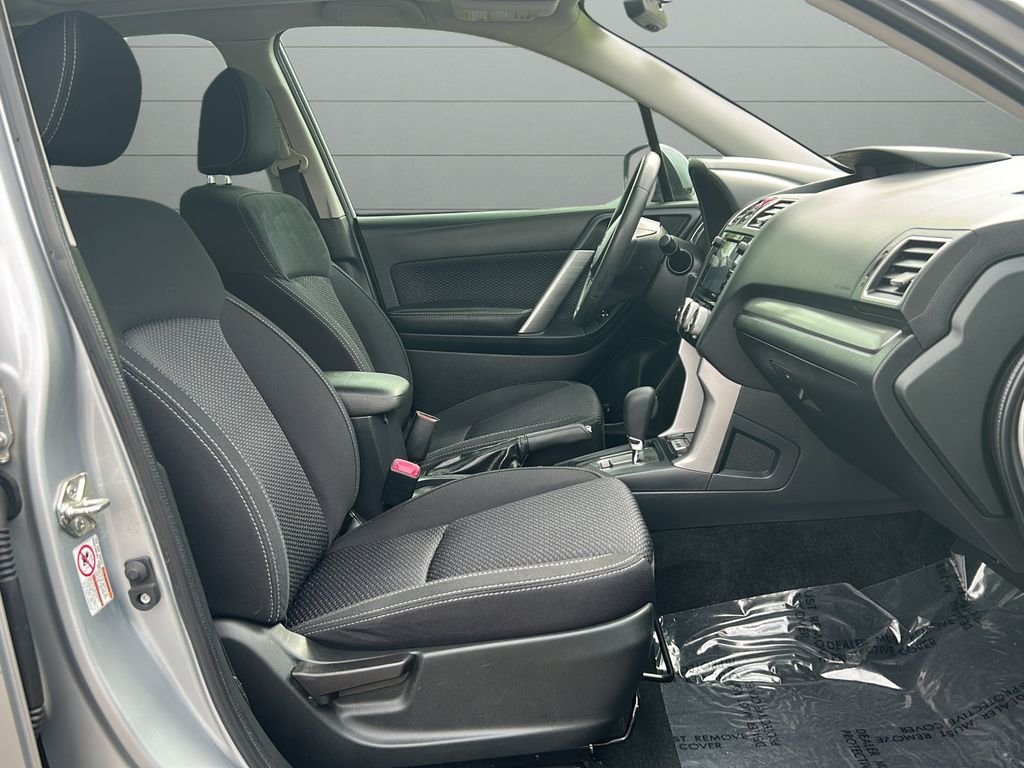 Used 2018 Silver Subaru 2.5i Premium image 14