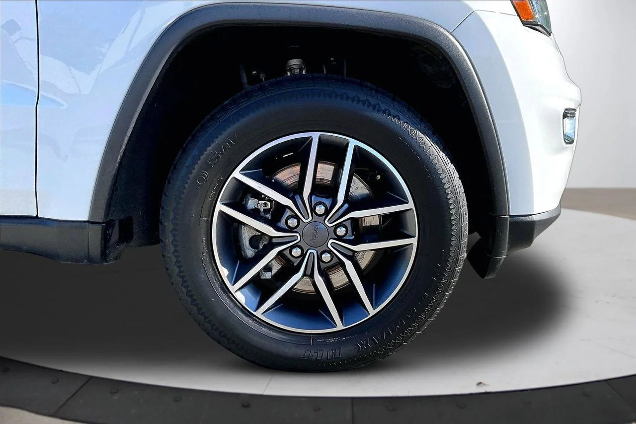 Certified Used 2021 White Jeep Limited image 34