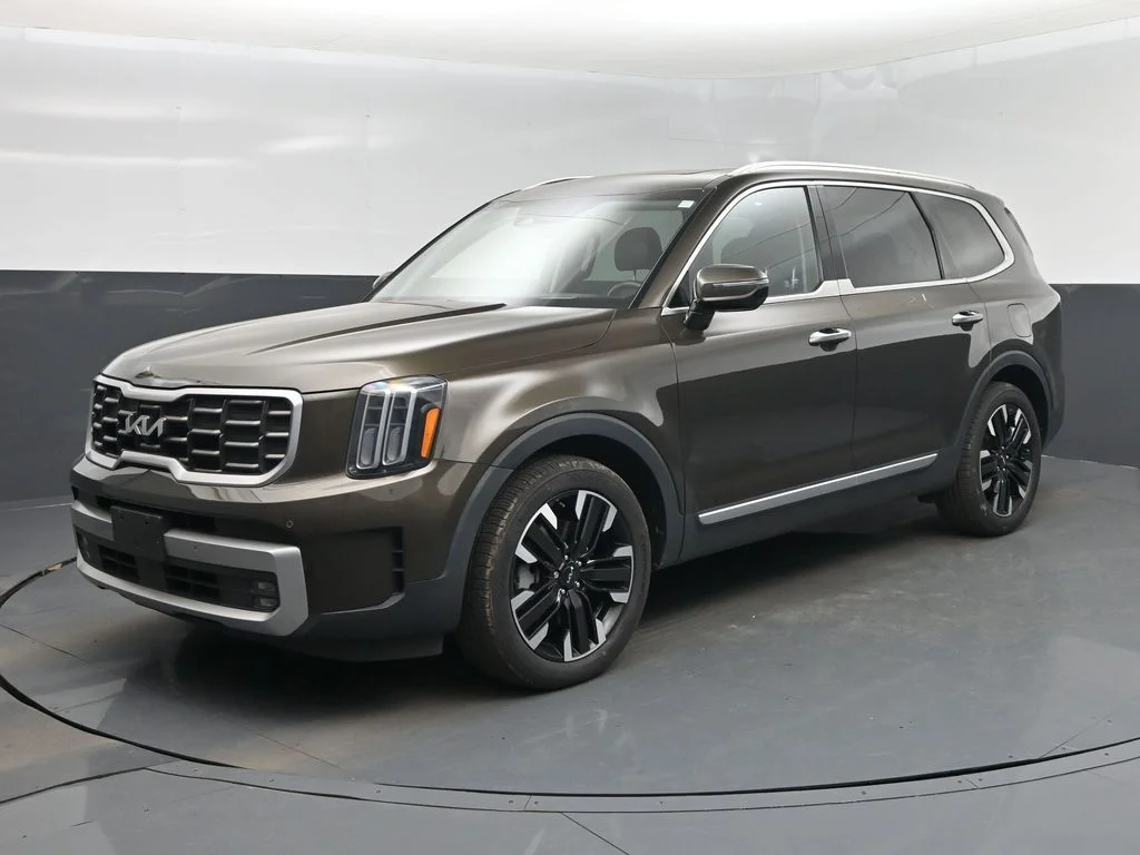 Used 2023 Green Kia SX-Prestige image 9