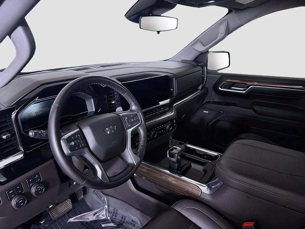 Used 2023 White Chevrolet LT Trail Boss image 20