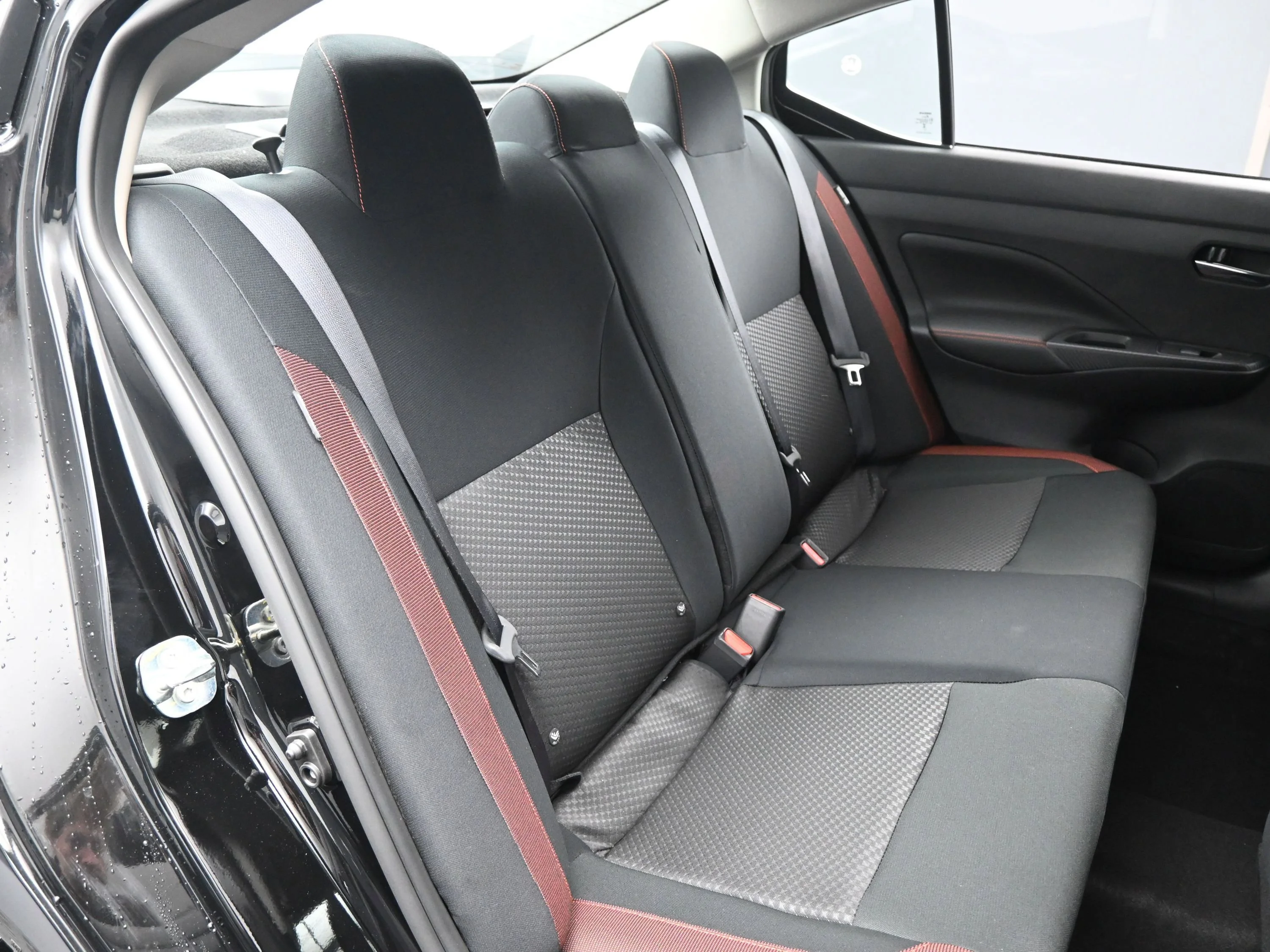 Used 2025 Super Black Nissan SR image 13