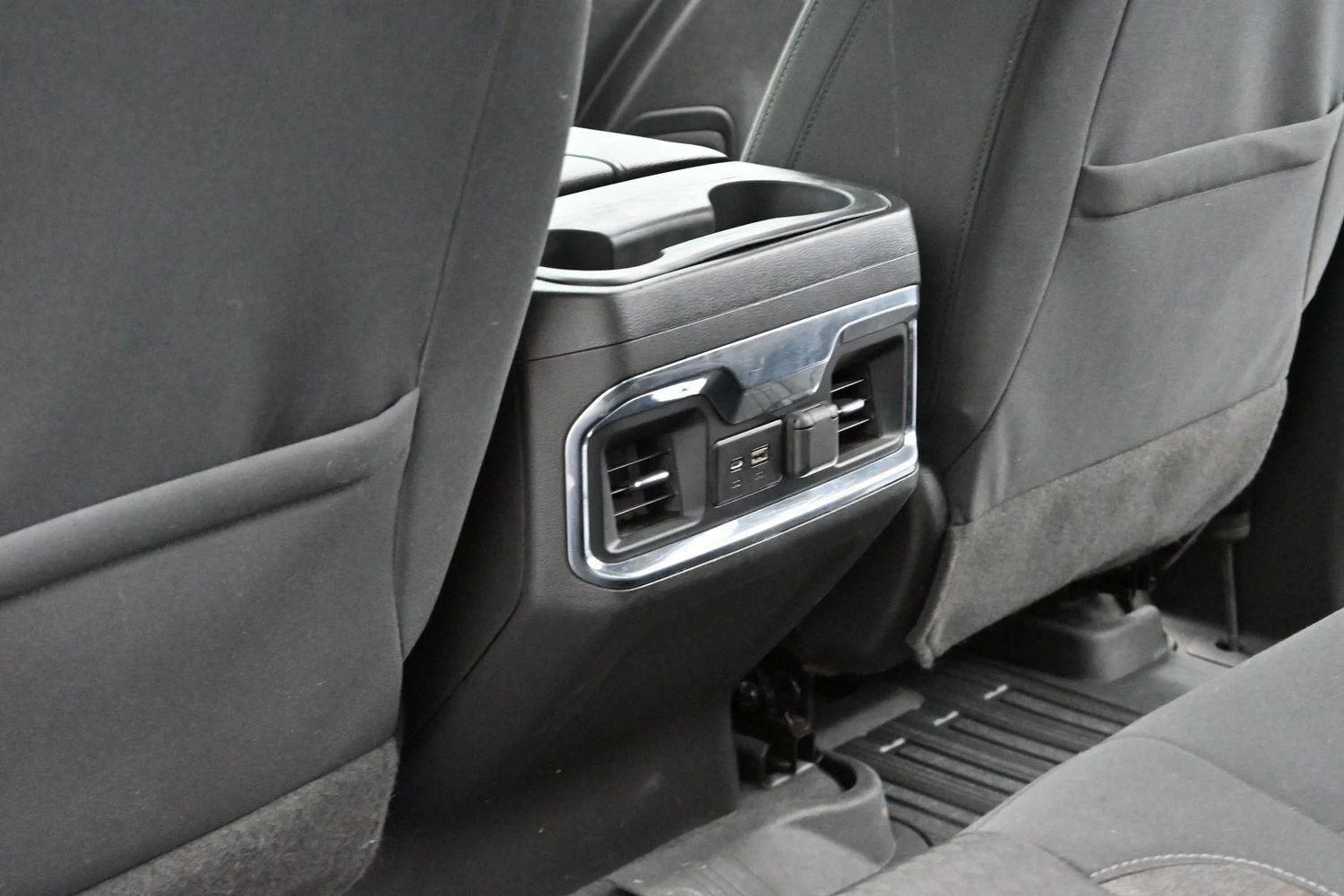 Used 2020 Onyx Black GMC Elevation image 28