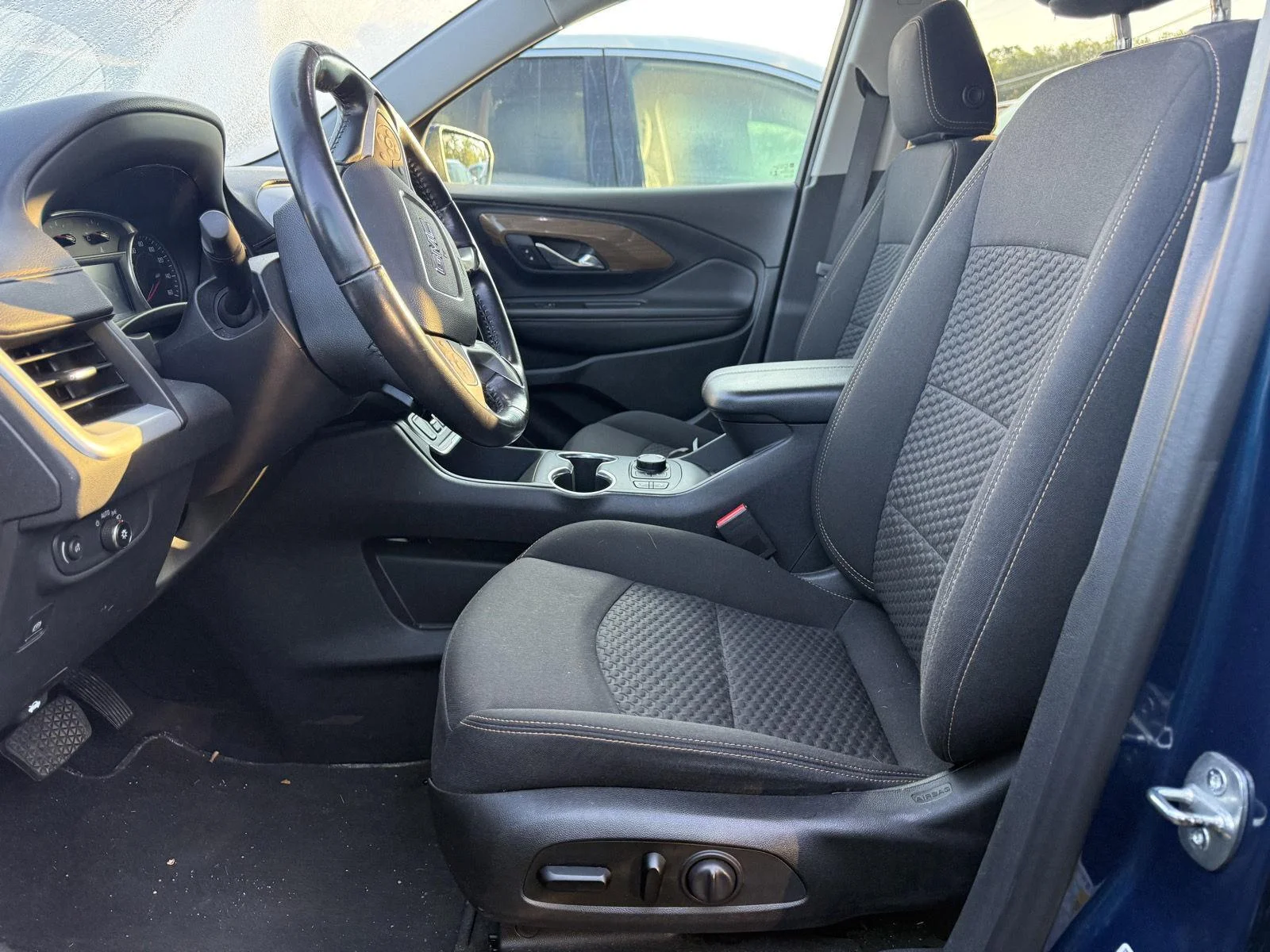 Used 2020 BLUE EMERALD METALLIC GMC SLE image 12