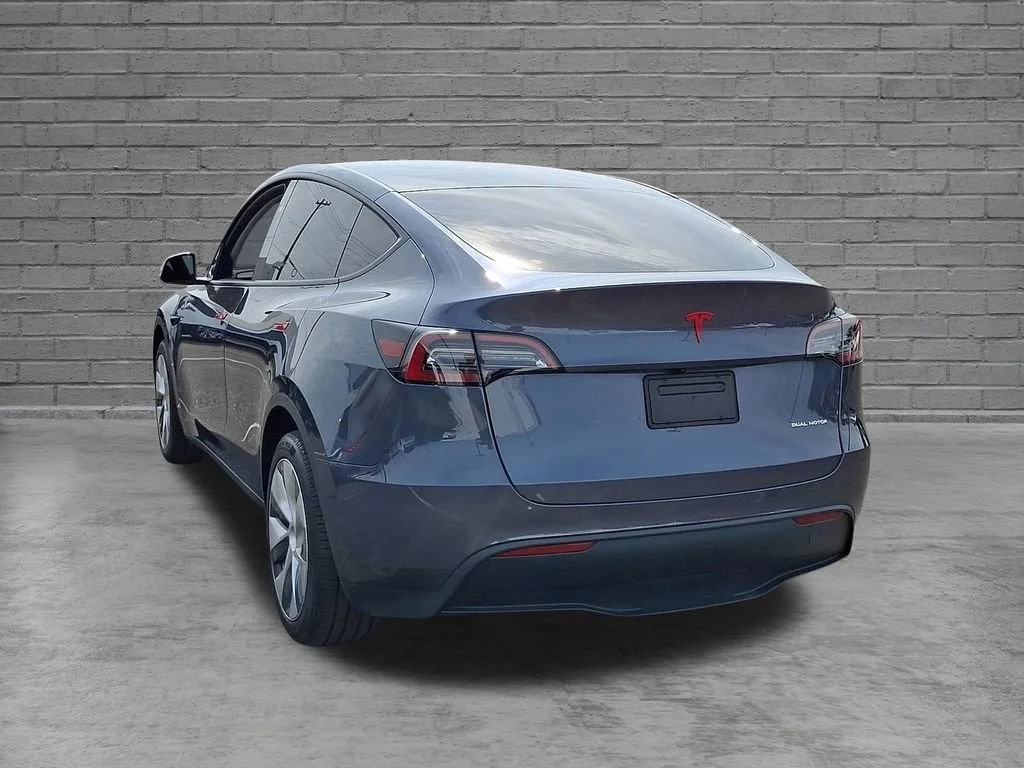 Used 2023  Tesla Long Range image 37