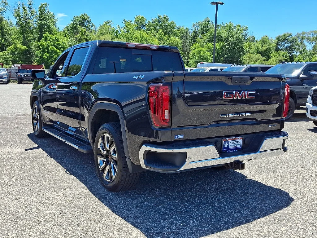 Used 2020 Carbon Black Metallic GMC SLT image 9