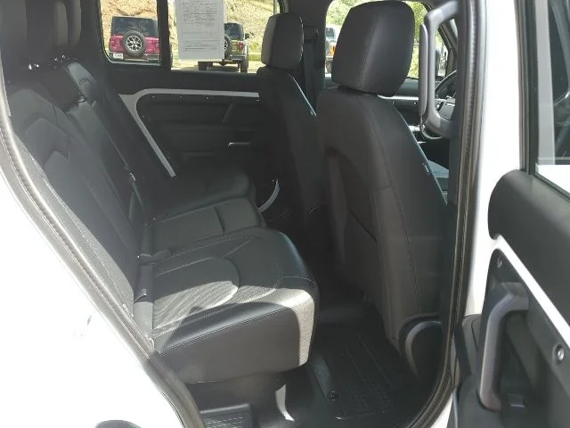 Used 2025 White Land Rover S image 22