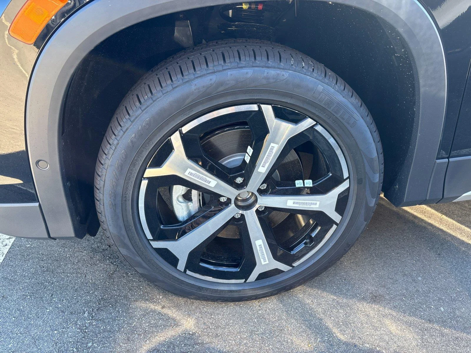 New 2026 Deep Black Pearl Volkswagen SE image 9