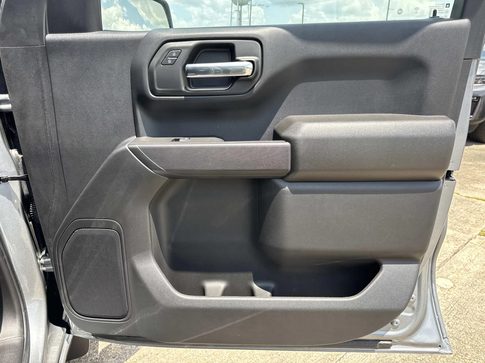 Used 2024 STERLING GRAY MET Chevrolet Custom image 13