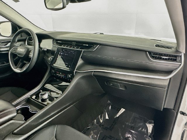 Used 2023 White Jeep Laredo X image 28